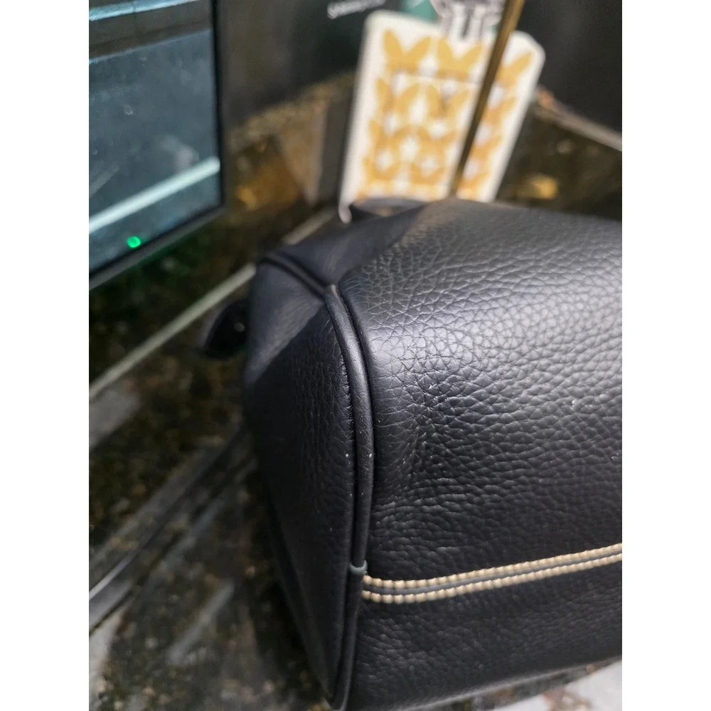 Dooney & Bourke Boston Barrel Bag Black Leather Good Contrast Stitch Satchel